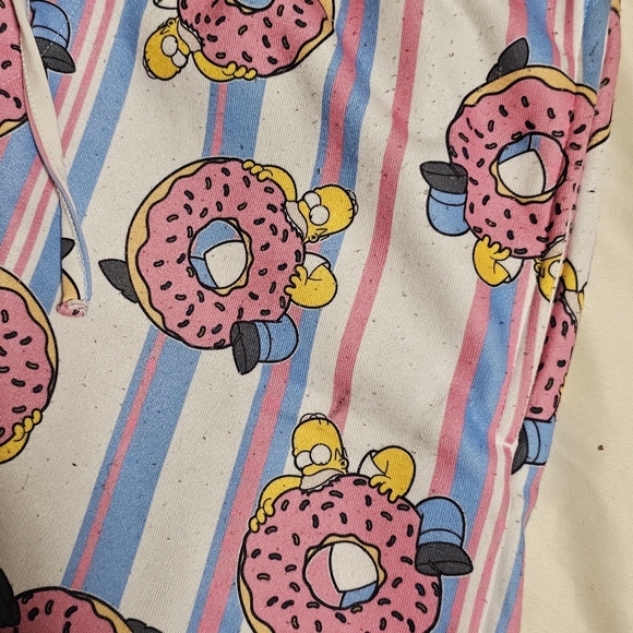 Homer Simpson Donut Shorts 🍩 - Picture 6 of 10